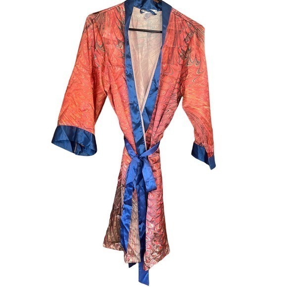Galleria enterprises Other - Galleria Enterprises Satin Robe